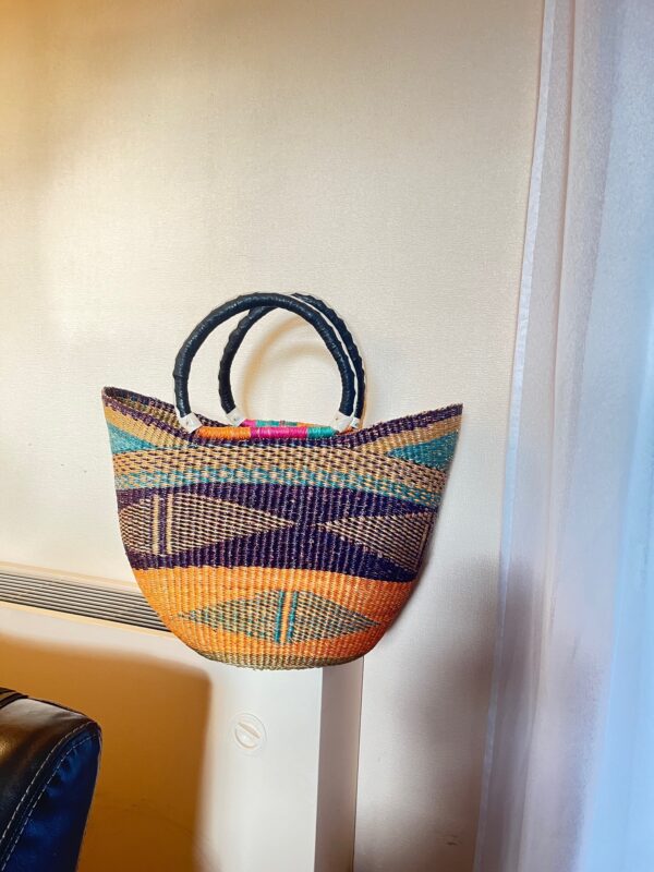 Panier artisanal Djélika bolga avec anses en cuir