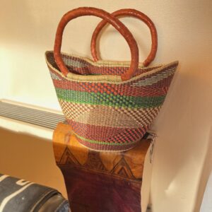Panier artisanal bolga Kia avec anses en cuir