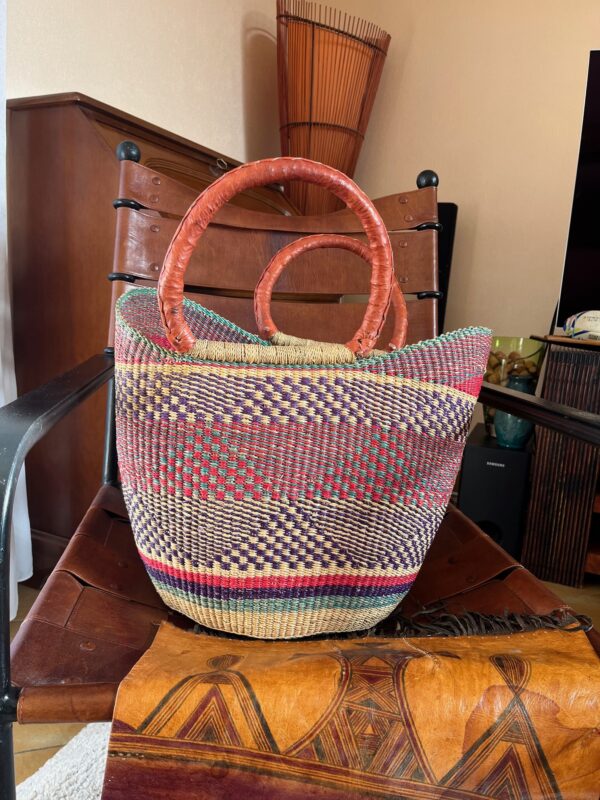 Panier artisanal bolga Oumaima avec anses en cuir