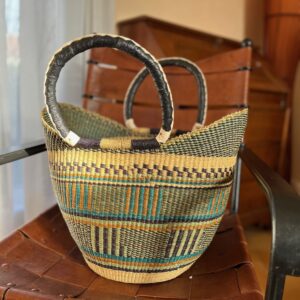 Panier artisanal bolga Nyélé avec anses en cuir