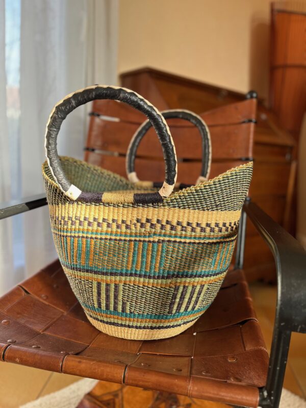 Panier artisanal bolga Nyélé avec anses en cuir
