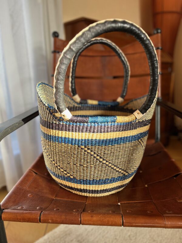 Panier artisanal bolga Kemi avec anses en cuir