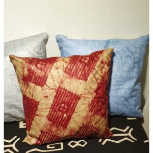 Coussin  déhoussable en coton 40X40 1 face motif 1 face unie