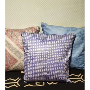 Coussin  déhoussable en coton 40X40 1 face motif 1 face unie