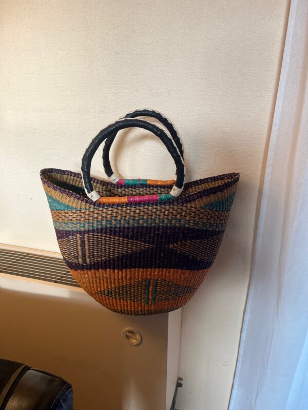 Panier artisanal Djélika bolga avec anses en cuir – Image 2