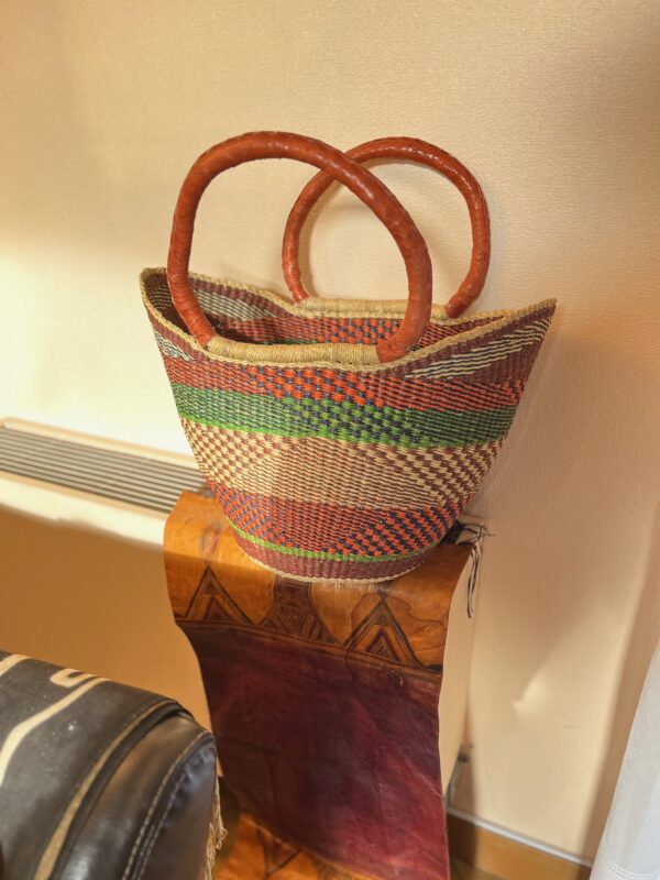 Panier artisanal bolga Kia avec anses en cuir