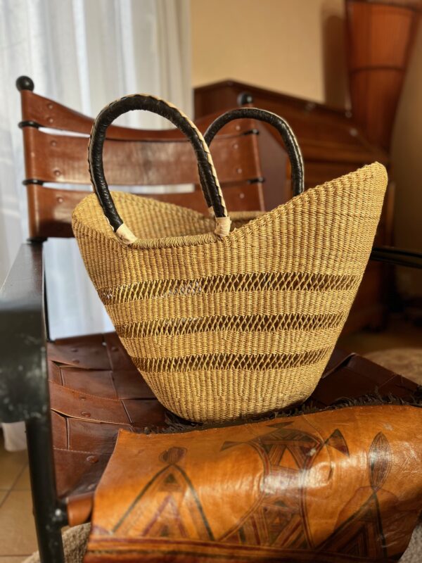 Panier artisanal bolga Niakalé avec anses en cuir – Image 3